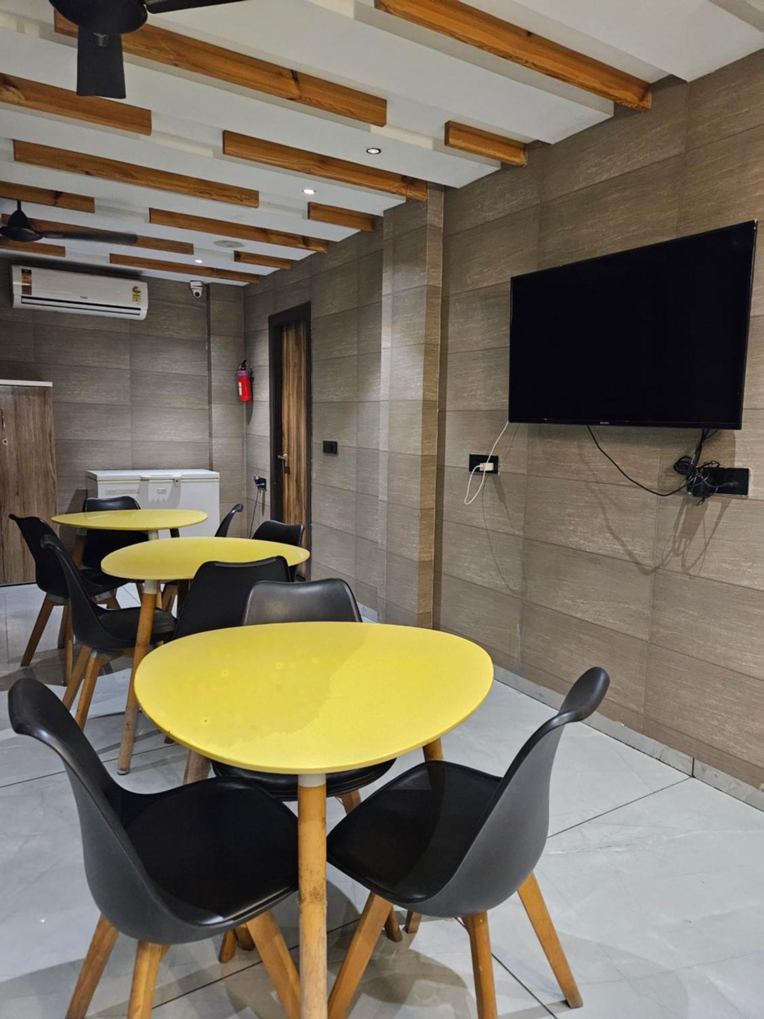 Stayez Studio Apartments Indore Exterior foto